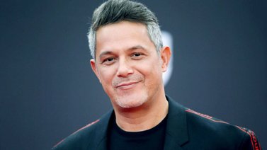 El cantante Alejandro Sanz recibe la distinción de Socio de Honor del Real Madrid