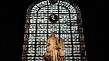 Iglesia francesa analiza cómo indemnizar los casos de pederastia