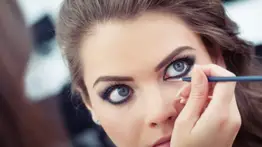 Trucos de maquillaje para lucir ojos más grandes