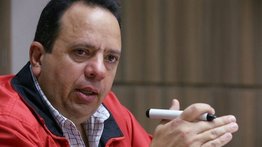 Ministro Rodolfo Marco Torres dialoga con hidrológicas y UTTA