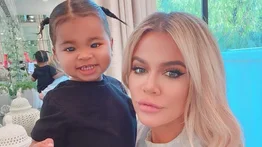 Khloé Kardashian y su hija True dan positivo al COVID-19
