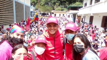 Candidato del PSUV anuncia su plan de gobierno para Pinto Salinas