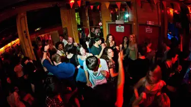 #BalanceTonBar, la campaña que destapa la violencia sexual en las discotecas #BalanceTonBar, la campaña que destapa la violencia sexual en las discotecas