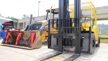 MinAguas entrega maquinaria a trabajadores de Hidrocapital
