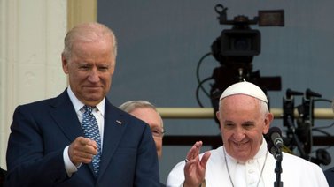 Biden y el papa Francisco dialogan sobre clima y migración