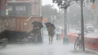 Tormenta al noreste de EEUU causa apagones y deja dos muertos