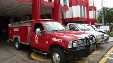 Activan consejo disciplinario tras rumba sobre camión de bomberos