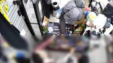 Reducen a golpes a un hombre que intentaba robar una tienda en EEUU (+Video)
