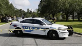 Dos policías de Doral resultan heridos tras un tiroteo cerca de la sede de la policía de Miami-Dade este viernes