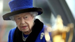 La reina Isabel II rechaza el premio "Anciana del año" porque no se siente vieja