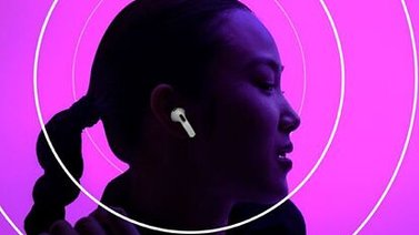 Apple presenta la tercera versión de auriculares AirPods con audio espacial