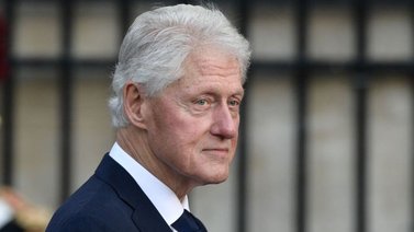 Expresidente Bill Clinton recibe el alta hospitalaria tras superar infección