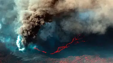 Volcán de La Palma provoca una gran nube de cenizas y numerosos temblores Volcán de La Palma provoca una gran nube de cenizas y numerosos temblores