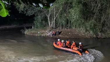 Tragedia: Mueren once estudiantes en Indonesia al caer a un río