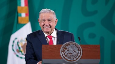Obrador le pide a la OMS aprobar todas las vacunas contra el COVID-19