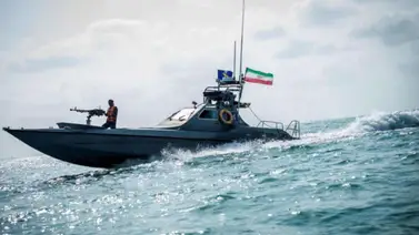 Irán informó que sus lanchas rápidas persiguen embarcaciones EE.UU. en el golfo Pérsico Irán informó que sus lanchas rápidas persiguen embarcaciones EE.UU. en el golfo Pérsico