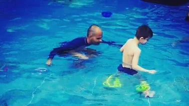 La hidroterapia puede beneficiar a los niños autistas, afirman expertos