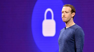 Mark Zuckerberg pierde 5.900 millones de dólares tras caída de Facebook