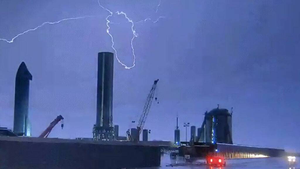 Una tormenta eléctrica se situó en el centro de lanzamiento SpaceX Una tormenta eléctrica se situó en el centro de lanzamiento SpaceX