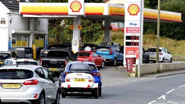 Reino Unido desplegará al Ejército para distribuir gasolina en el país