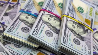 El dólar vuelve a su máximo valor en la plaza informal de Argentina