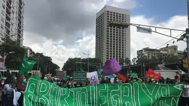 Feministas protestan para exigir la despenalización del aborto en Venezuela Feministas protestan para exigir la despenalización del aborto en Venezuela