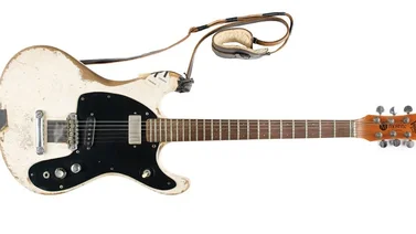 Guitarra de Johnny Ramone se vende en más de 900.000 dólares