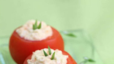 Tomates rellenos para deleitar paladares