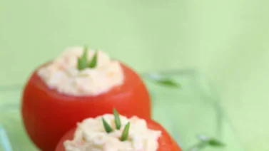 Tomates rellenos para deleitar paladares