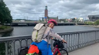 Venezolana de 63 años recorre Europa en bicicleta Venezolana de 63 años recorre Europa en bicicleta