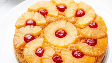 Torta volteada con piñas en almíbar Torta volteada con piñas en almíbar