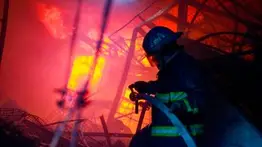Un fuerte incendio consume mercado municipal en la capital de El Salvador (+Video)