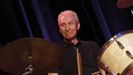 The Rolling Stones recuerda a Charlie Watts en su primer concierto sin el baterista