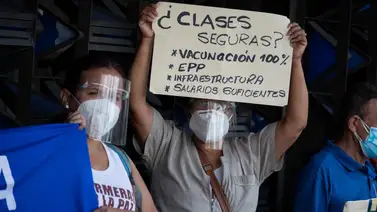 Gremio docente protestó en rechazo al reinicio de clases presenciales en el país Gremio docente protestó en rechazo al reinicio de clases presenciales en el país