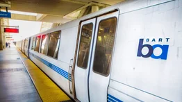 Una mujer muere arrastrada por un tren tras quedar atorada con la correa de su perro