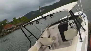 Encuentran restos de lancha que naufragó en Higuerote Encuentran restos de lancha que naufragó en Higuerote