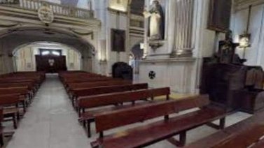 ¡Sexo en confesionario! Jóvenes son atrapados manteniendo relaciones sexuales en iglesia (+Video)