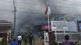 Incendio en prisión de Indonesia deja 41 reclusos muertos