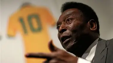 Pelé es sometido a cirugía por un tumor en el Colon Pelé es sometido a cirugía por un tumor en el Colon