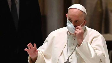 El papa lamenta que la pandemia haya sembrado desolación y tensión