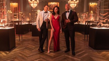 "Red Notice" desvela su tráiler con Dwayne Johnson, Gal Gadot y Ryan Reynolds