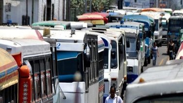 Transportistas esperan fijar el pasaje mínimo en Bs. 1 millón 200 mil