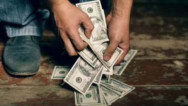Un hombre condenado por error recibirá un millón de dólares tras pasar dos décadas en la cárcel