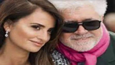"Madres paralelas" de Almodóvar recibe aplausos en el Festival de Venecia