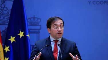 España hablará con representantes del Gobierno y de la oposición