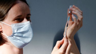 Reino Unido preparado para vacunar a jóvenes de 12 a 15 años