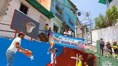 Inauguran una cancha deportiva en El Valle