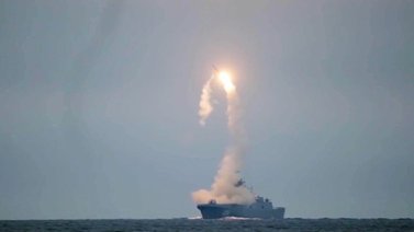 Rusia dispara misiles a un objetivo terrestre durante unas pruebas