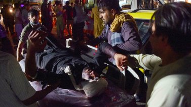 Estado Islámico reivindica un atentado suicida en aeropuerto de Kabul