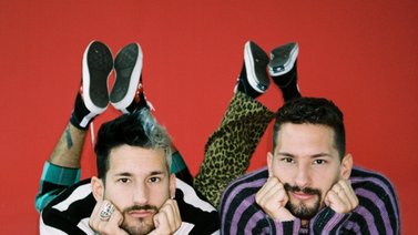 Mau y Ricky "renovados" con el nuevo tema junto a María Becerra